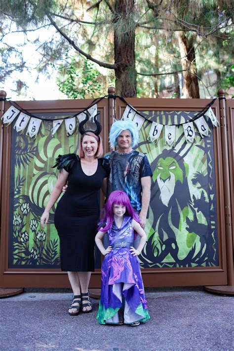 Descendants Family Halloween Costume - Lipgloss and Crayons