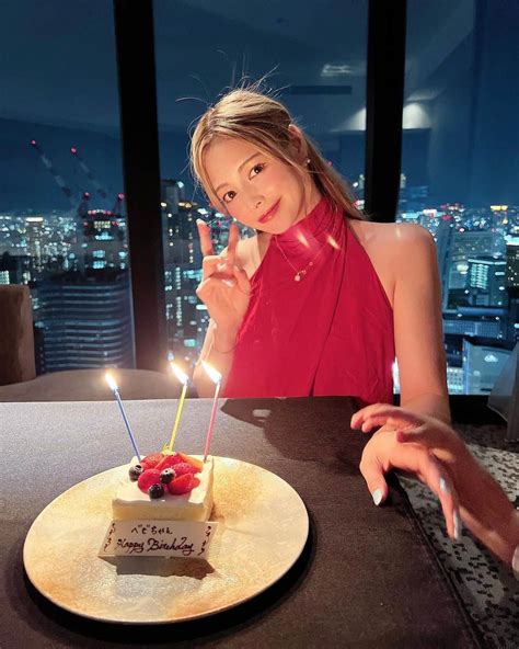 得あゆさんのインスタグラム写真 得あゆinstagram「🎂の写真がまだあるから8月中は 載せさせて🤣 大好きなコンラッド💙🤍