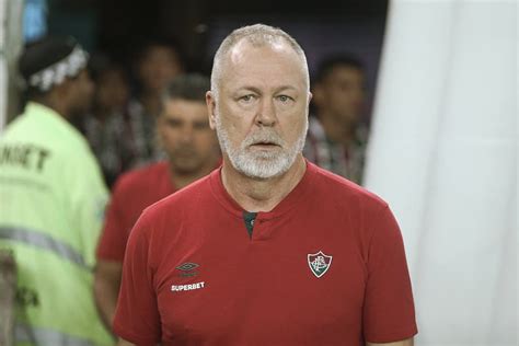 Mano fala sobre continuação do trabalho de Diniz no Fluminense Não