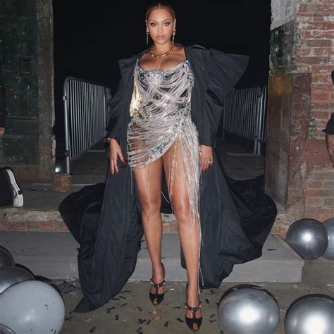 Beyoncé Shines in All-Silver at "Club Renaissance" - leurr