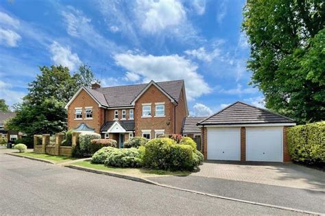 5 Bed Detached House For Sale In Tower Gardens Claygate Esher Kt10 £