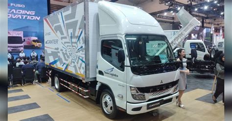 Deretan Truk Mitsubishi Fuso Yang Melantai Di Giicomvec Mobil