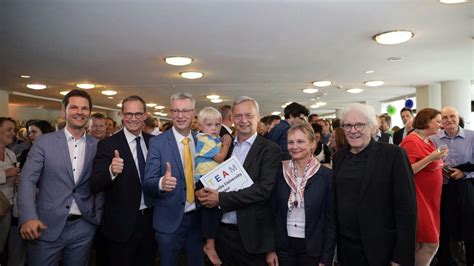 Berlin Feiert Den Exzellenz Erfolg Wir Freuen Uns Ein Loch In Den Bauch