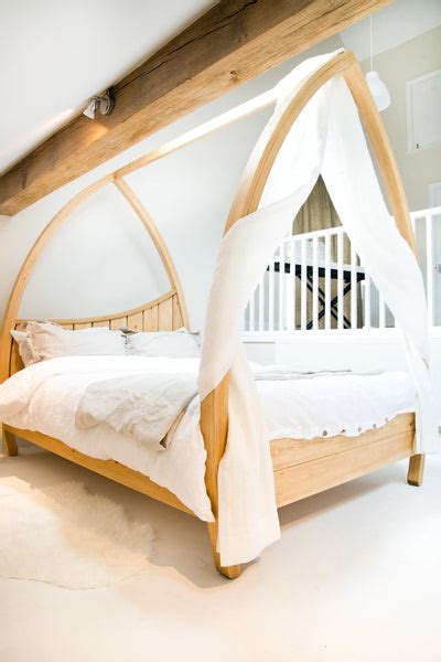 Four Poster Bed Abowed