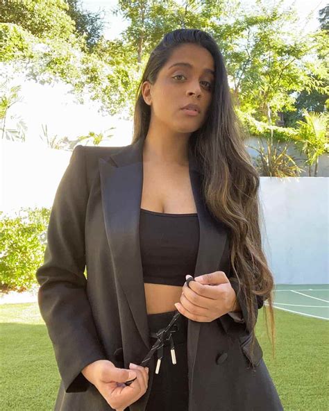 8 Awesome Styles Of Lilly Singh A Talented Comedian Youtuber Gluwee