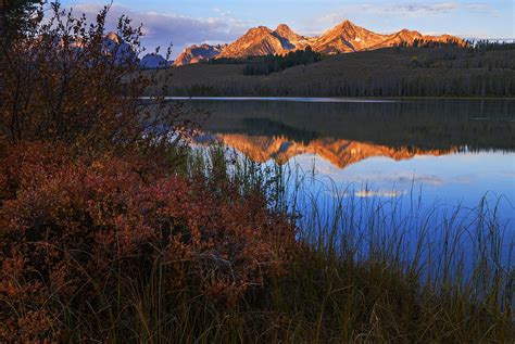 Little Redfish Lake Autumn Morning In Stanley Idaho Photograph By