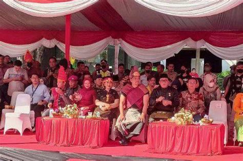 Bobby Nasution Apresiasi Peserta Busana Karnaval Dan Pawai Budaya HUT