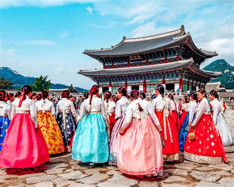 Gyeongbokgung palace Seoul South Korea | We did it our way