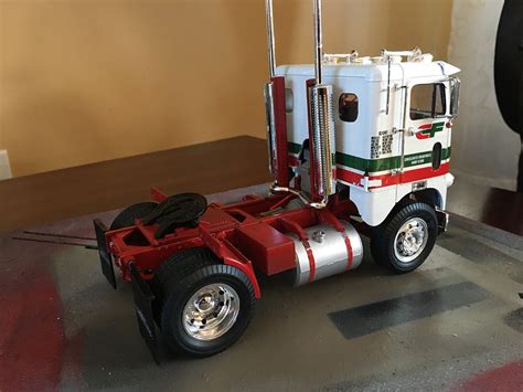 White Freightliner In Sc Dd Cabover Plastic Model Truck Kit