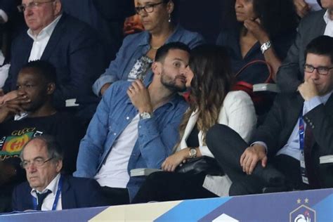 Photo Hugo Lloris Et Sa Femme Marine Dans Les Tribunes Lors De La