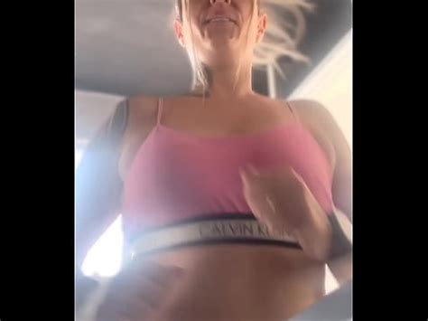 fui treinar na academia um plug anal no cu fiquei muito tesão Chegar em casa meu cu vai