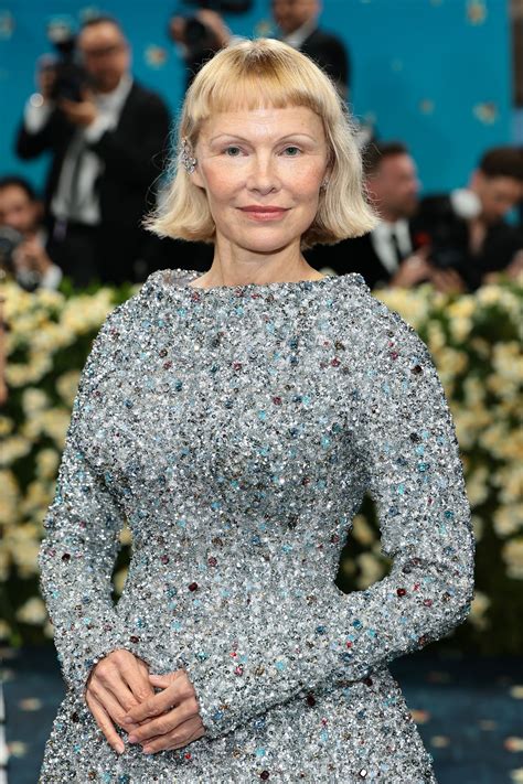 Pamela Anderson Unveils An Angular Bob At The 2025 Met Gala | British Vogue