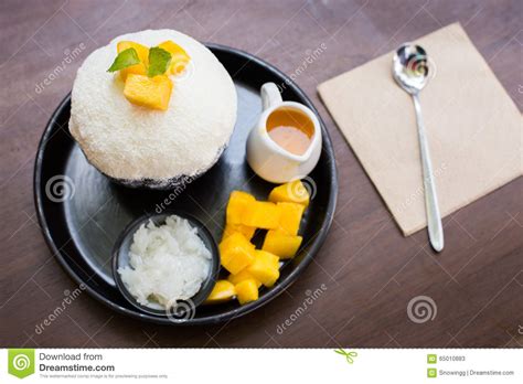 Mango Bingsu Kakigori Korean Shaved Ice Dessert Flavor Royalty Free