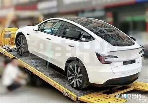 Tesla Model Y Juniper Modernizovan Verzia Sa Mala Objavi Na Prv Ch