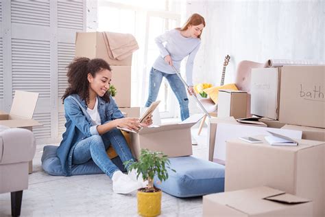 Tips For Deep Cleaning Your Apartment Before Moving Out