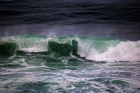 Spray Saindo Onda Quebrando Foto Stock Gratuita Public Domain Pictures