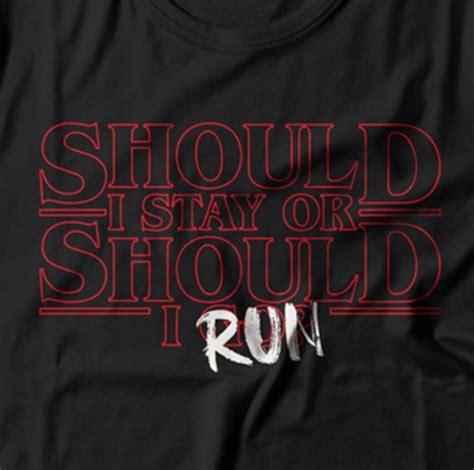 Camiseta Stranger Things Should I Run Universal Geek A Loja Dos Geeks