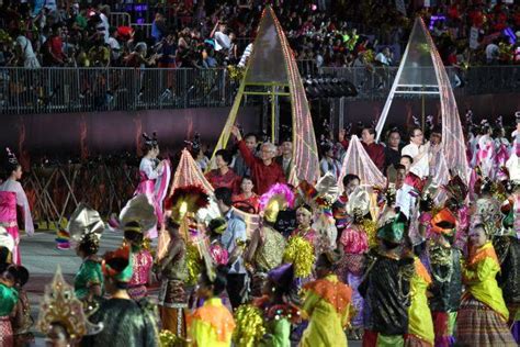 President Tony Tan And Mrs Mary Tan Arriving At Chingay