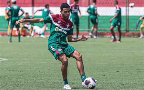 Alexsander é Convocado Para Seleção Sub 20 E Desfalcará O Fluminense Em