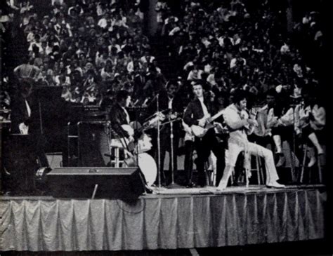 Elvis In Concert In March 1 1970 At The Houston Astrodome Elvis In Concert Elvis Concert