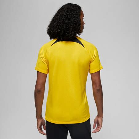 Maillot Avant Match PSG Jaune 2022 23 Sur Foot Fr