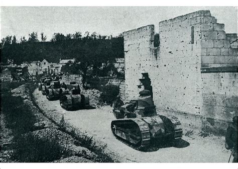 Photograph Ww1 French Tanks Renault Ft 17 Advancing Oise France 7