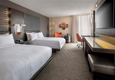 Boston Marriott Cambridge Updated 2017 Prices And Hotel Reviews Ma