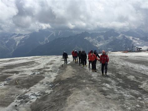 R Ssia Expedi O Ao Cume Do Monte Elbrus