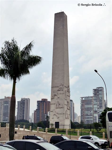 Obelisco do Ibirapuera Obelisco Mausoléu aos Heróis de 32 Descubra