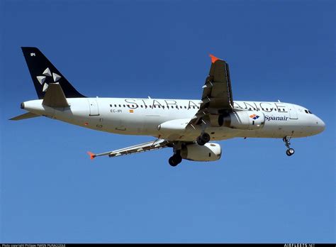 Spanair Airbus A320 EC IPI Photo 100807 Airfleets Aviation