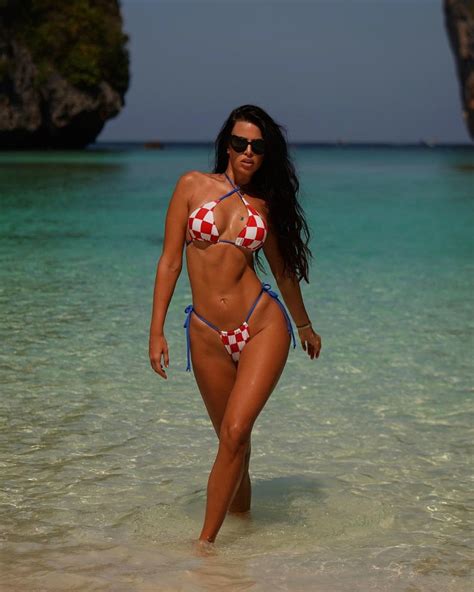 Best NON Nude Page FreeOnes Forum