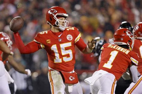 Patrick Mahomes de los Kansas City Chiefs biografía sueldo y cuántos