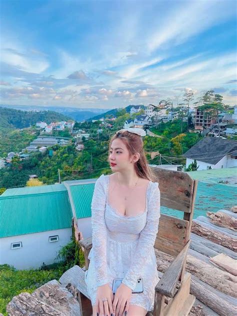 Top ảnh TikToker Tô Quỳnh Hương bikini khoe ngực khủng