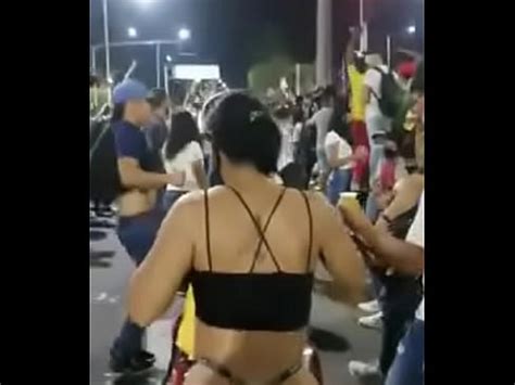 Mujer En Tanga Protestando XVIDEOS
