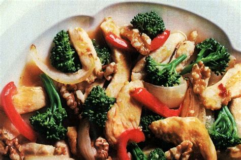 Walnut chicken with broccoli recipe from 1985 - Click Americana