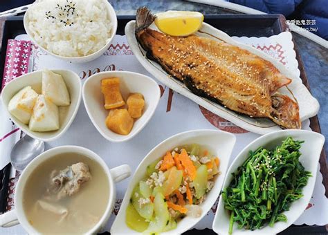 云饌休閒庭園餐廳 東勢蓄水湖畔賞景用餐，東勢區美食