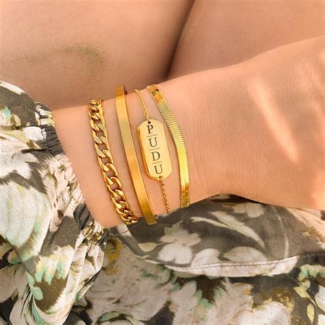 Grote Bar Armband Met 4 Letters Gold Plated Shop Finaste Nl