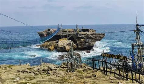 Pantai Timang Lokasi Akses Dan Harga Tiket Masuk WidyaLoka Wisata