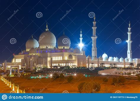 Grand Mosque in Abu Dhabi at Night, United Arab Emirates Stock Image - Image of lights, columns ...