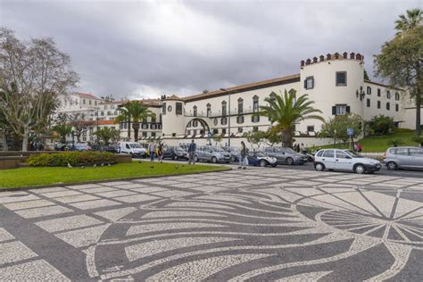 Ruas Históricas Do Centro Da Cidade De Funchal Com Passeio Dos Povos