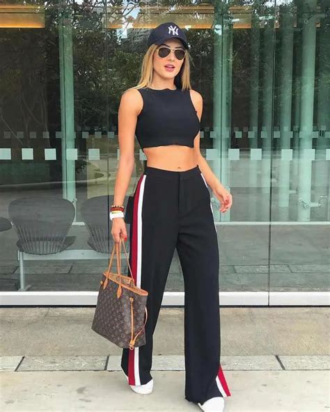 40 Outfits With Crop Top For A Casual And Sensual Look 2020 Trendy