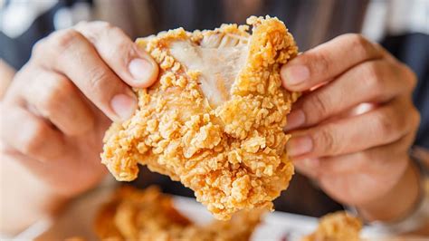 Kfc Under Fire After Customer Finds Fried Chicken Head In Meal Kfc