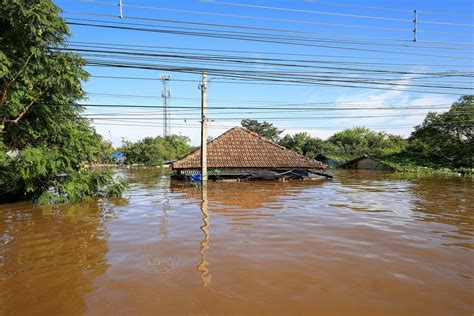 CATÁSTROFE NO RS Cai para 253 mil o número de clientes da RGE e CEEE