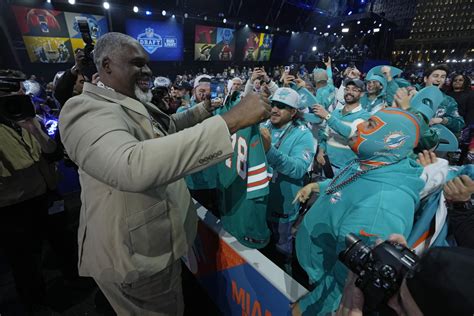 In The Nfl Draft The Miami Dolphins Bolster Their Pass Rush Options