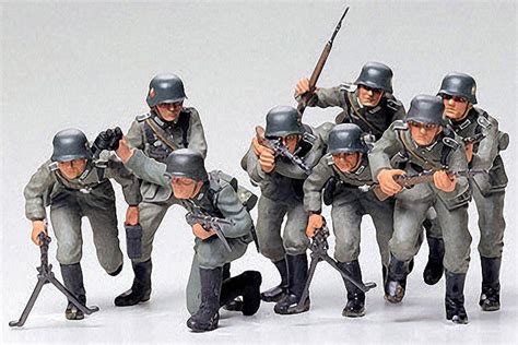 Tamiya Military 1/35 German Assault Troops (8 Figures) Kit ...