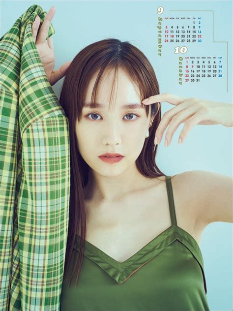 尾碕真花 2023年カレンダー Ichika Osaki Hmvandbooks Online Online Shopping