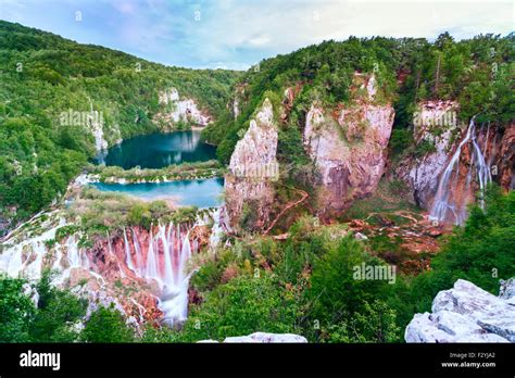 Wasserf Lle Im Nationalpark Plitvice Kroatien Stockfotografie Alamy