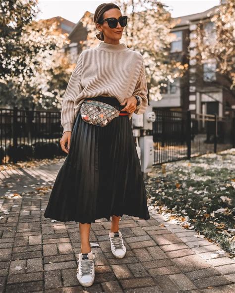 Short Black Pleated Skirt Outfit