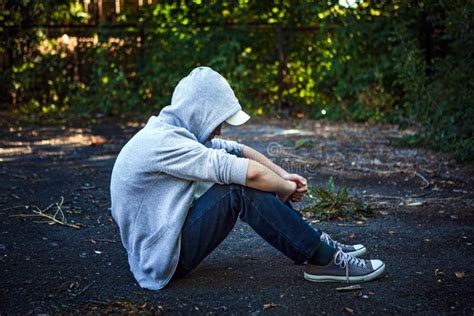 Adolescente Triste Al Aire Libre Foto De Archivo Imagen De Aire