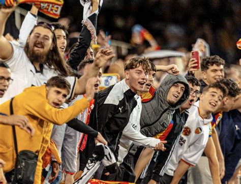 EL DESMARQUE La afición del Valencia CF crece y se rejuvenece al